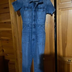 Good American jumpsuit nwt smoke free home size 3 equivalent to large
